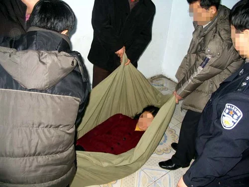 被子抬走送马三家劳教所