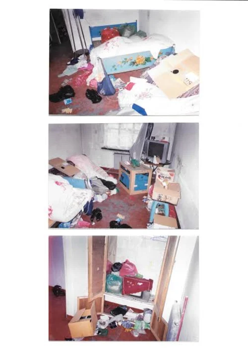 家被警察抄家6次,这照片2005年4月1日